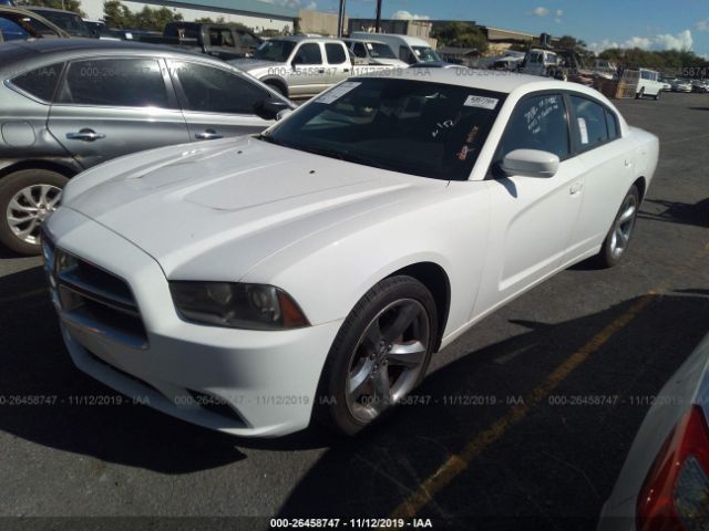 2B3CL3CG2BH590152 - 2011 DODGE CHARGER  White photo 2