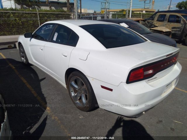 2B3CL3CG2BH590152 - 2011 DODGE CHARGER  White photo 3
