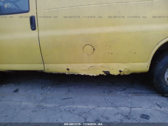 1GTFG25T431175368 - 2003 GMC SAVANA G2500 Yellow photo 6