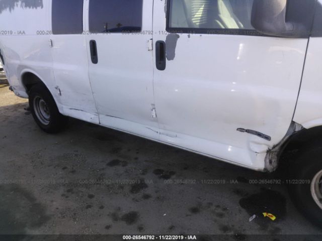 1GCFG15M2Y1161785 - 2000 CHEVROLET EXPRESS G1500  White photo 6