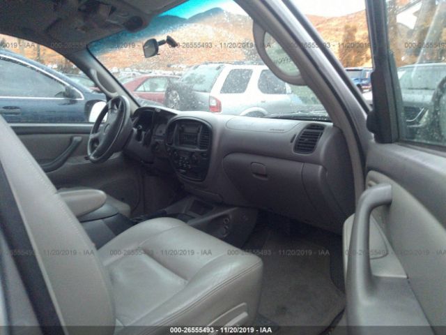 5TDZT34A82S091408 - 2002 TOYOTA SEQUOIA SR5 Silver photo 5