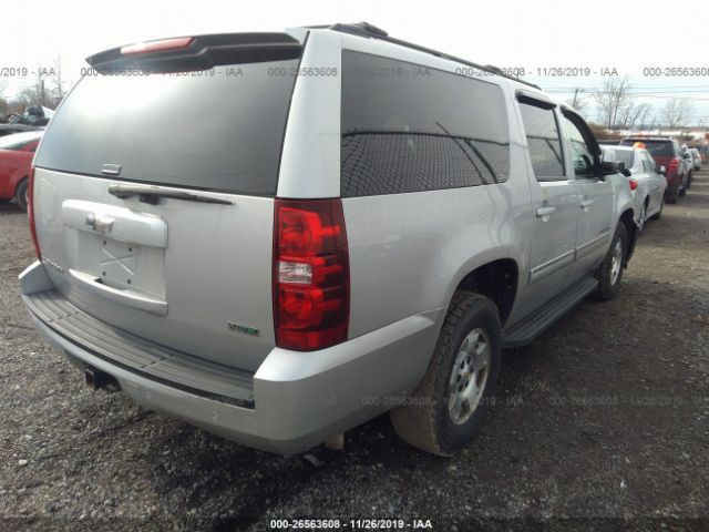 1GNSKJE38BR178143 - 2011 CHEVROLET SUBURBAN K1500 LT Silver photo 4