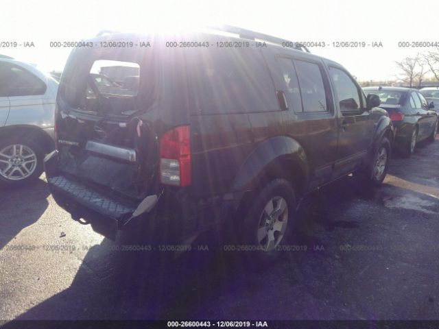 5N1AR18W05C789020 - 2005 NISSAN PATHFINDER LE/SE/XE Black photo 4