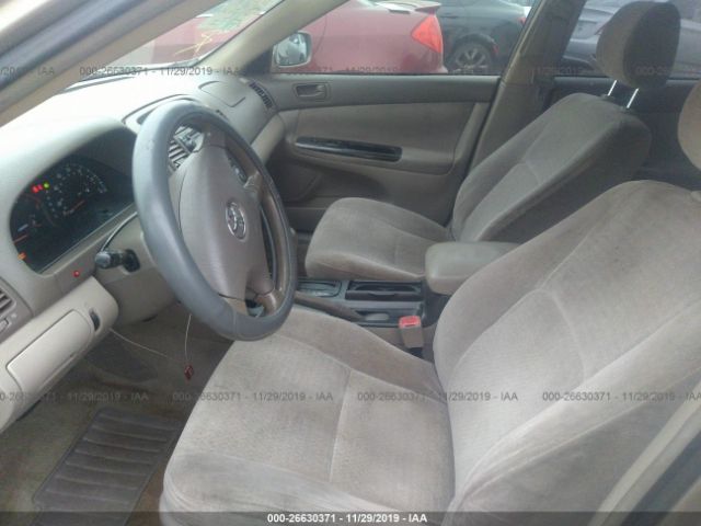 JTDBE32K840273834 - 2004 TOYOTA CAMRY LE/XLE Bej foto 5
