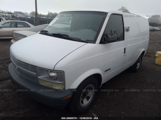 1GCDM19X62B128424 - 2002 CHEVROLET ASTRO  White photo 2