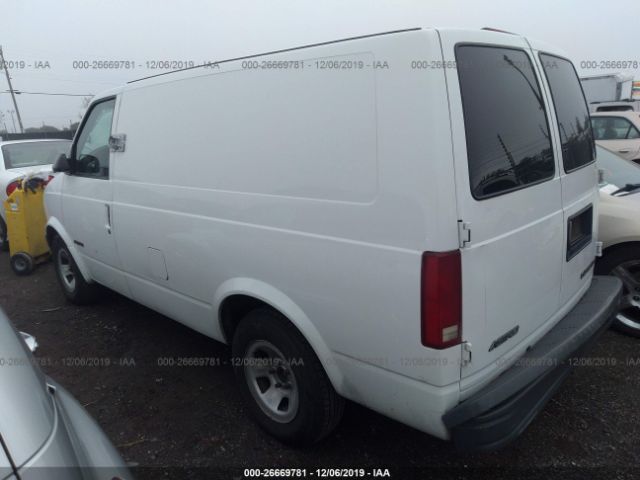 1GCDM19X62B128424 - 2002 CHEVROLET ASTRO  White photo 3