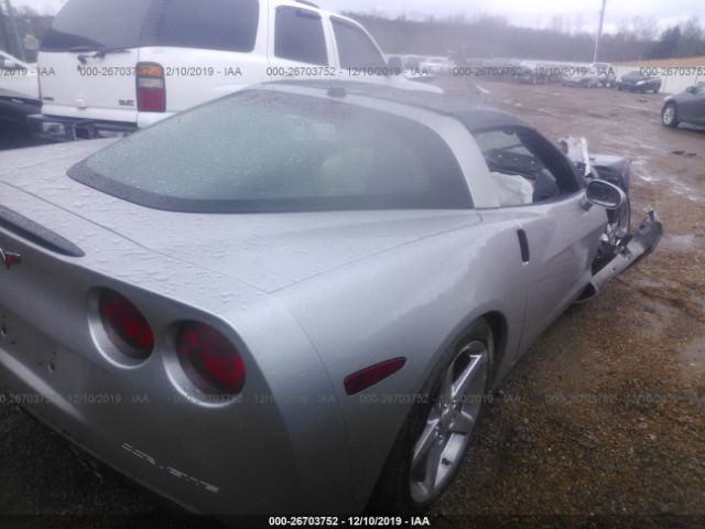 1G1YY24U955122959 - 2005 CHEVROLET CORVETTE  Silver photo 4