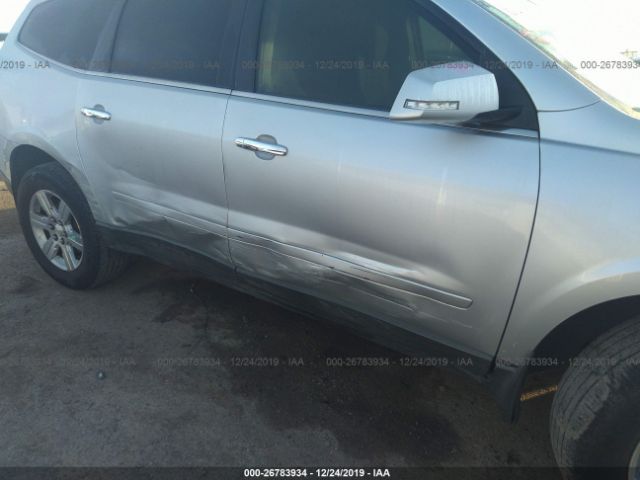 1GNKRGEDXBJ298385 - 2011 CHEVROLET TRAVERSE LT Silver photo 6