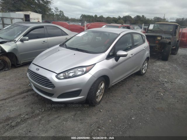 3FADP4EJ3HM131914 - 2017 FORD FIESTA SE Silver photo 2