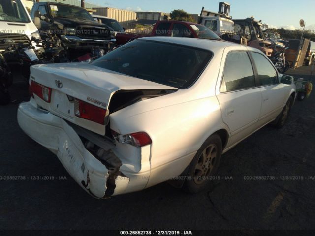 JT2BG28K3Y0436674 - 2000 TOYOTA CAMRY LE/XLE Weiß Foto 4