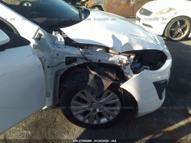 JM1BL1K5XB1394618 - 2011 MAZDA 3 S White photo 6