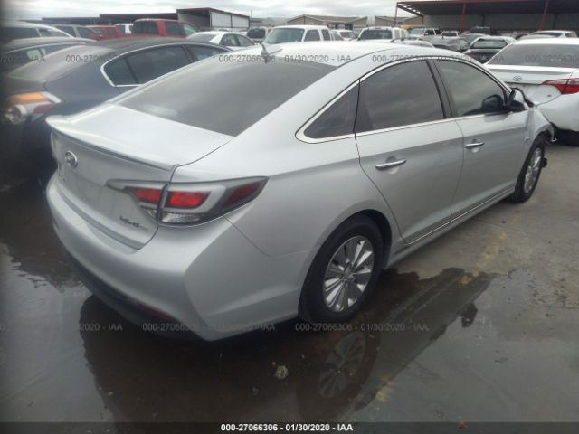 KMHE24L10HA048529 - 2017 HYUNDAI SONATA HYBRID/SE Silver photo 4