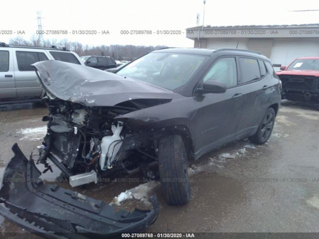 3C4NJCBB3JT300221 - 2018 JEEP COMPASS LATITUDE Gray photo 2