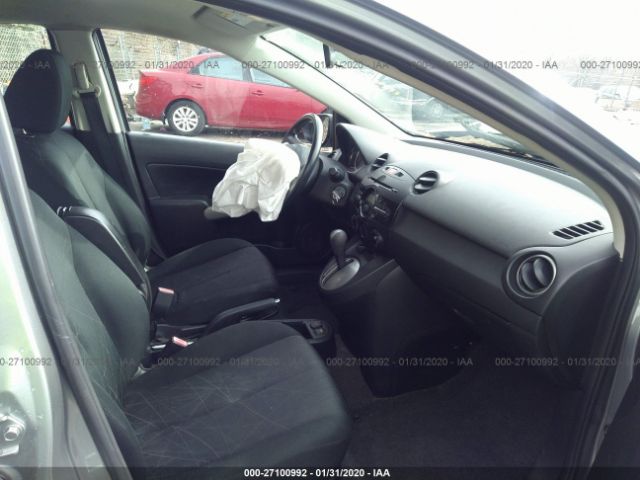 JM1DE1KY7D0164203 - 2013 MAZDA MAZDA2  Silver photo 5