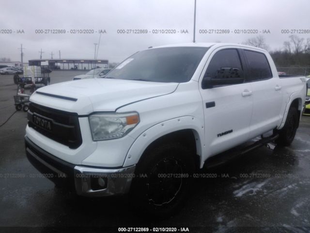 5TFDW5F1XFX445164 - 2015 TOYOTA TUNDRA CREWMAX SR5/TRD PRO White photo 2