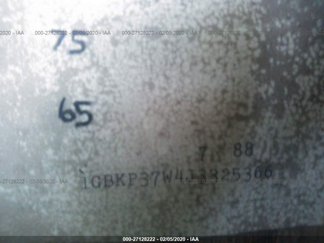 1GBKP37W4J3325366 - 1988 CHEVROLET P30  White photo 9