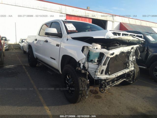 5TFDY5F1XKX835136 - 2019 TOYOTA TUNDRA CREWMAX SR5/CREWMAX TRD P White photo 1