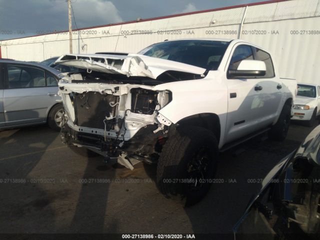 5TFDY5F1XKX835136 - 2019 TOYOTA TUNDRA CREWMAX SR5/CREWMAX TRD P White photo 2