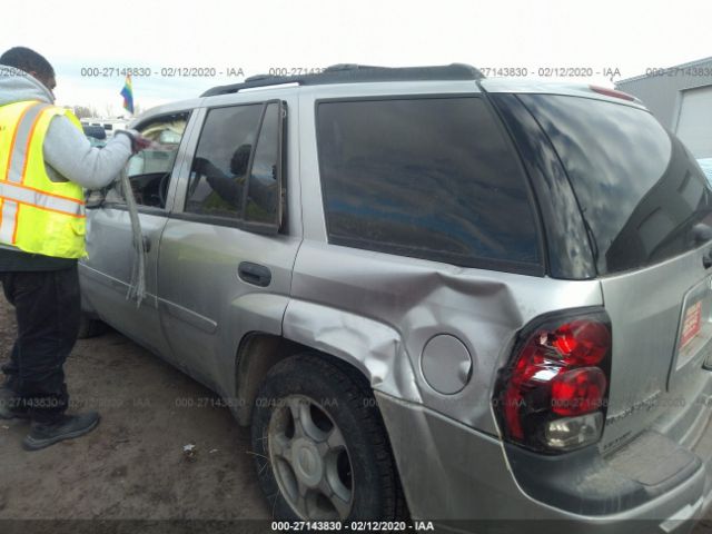 1GNDT13S282125620 - 2008 CHEVROLET TRAILBLAZER LS/LT Silver photo 6