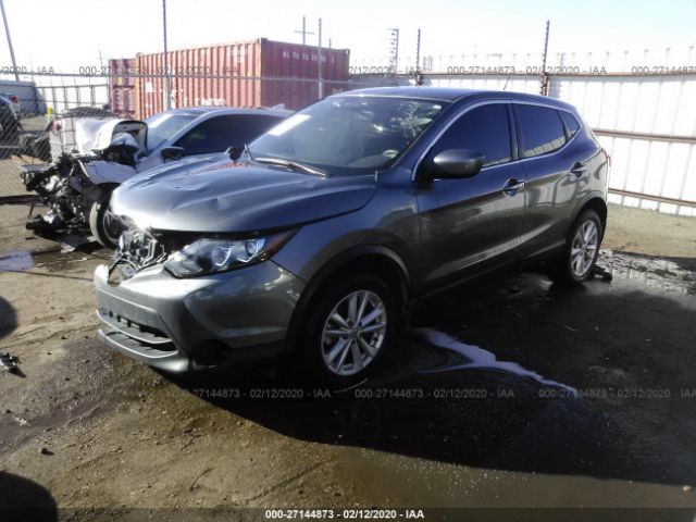 JN1BJ1CP0JW165259 - 2018 NISSAN ROGUE SPORT S/SV/SL Gray photo 2