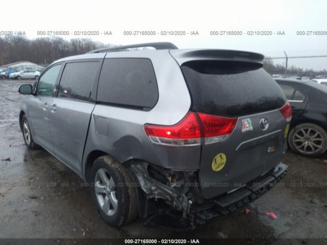 5TDKK3DC3CS198440 - 2012 TOYOTA SIENNA LE Silver photo 3