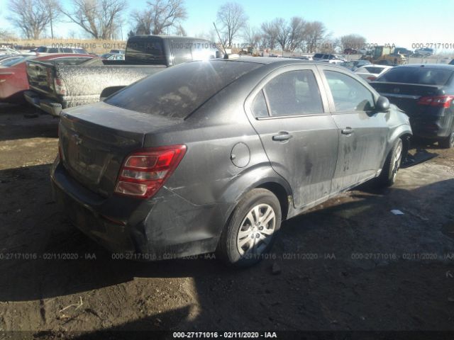 1G1JB5SH1H4114813 - 2017 CHEVROLET SONIC LS Gray photo 4