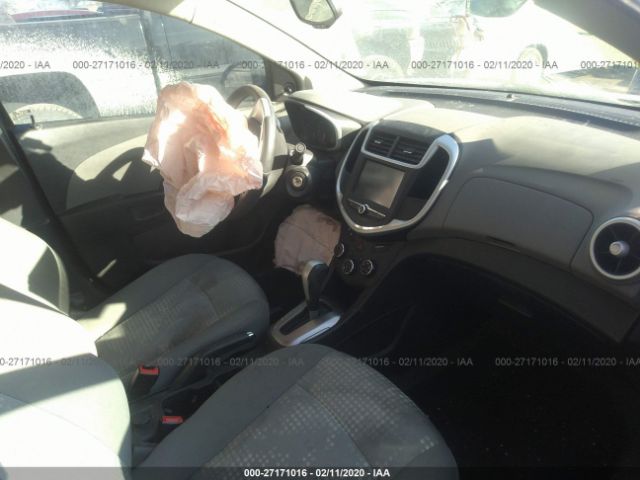 1G1JB5SH1H4114813 - 2017 CHEVROLET SONIC LS Gray photo 5