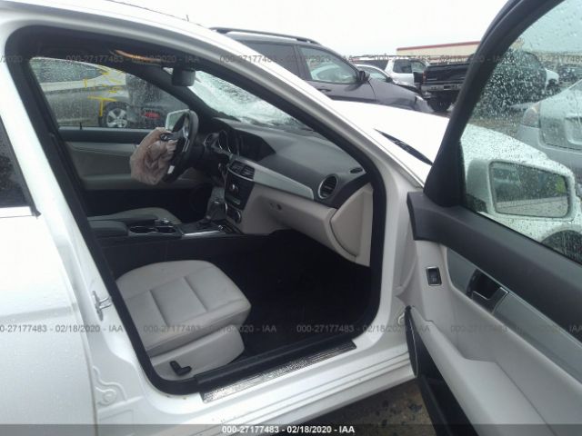 WDDGF4HB9DA827494 - 2013 MERCEDES-BENZ C 250 White photo 5