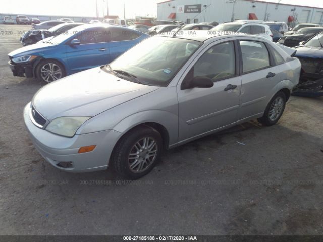 1FAFP34N56W248415 - 2006 FORD FOCUS ZX4 Silver photo 2