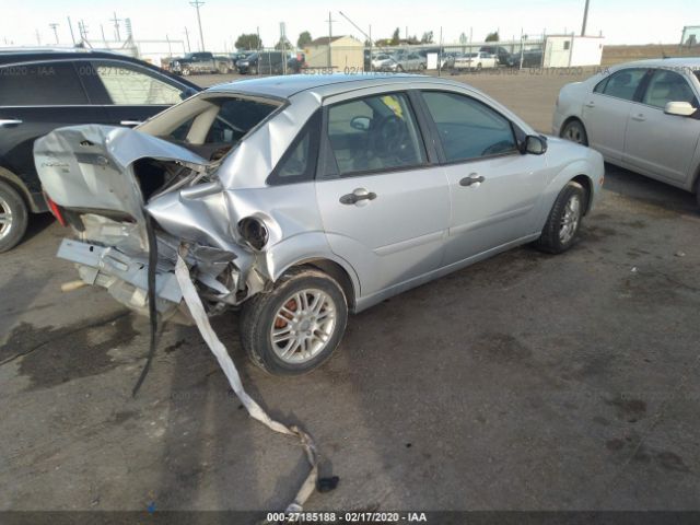 1FAFP34N56W248415 - 2006 FORD FOCUS ZX4 Silver photo 4