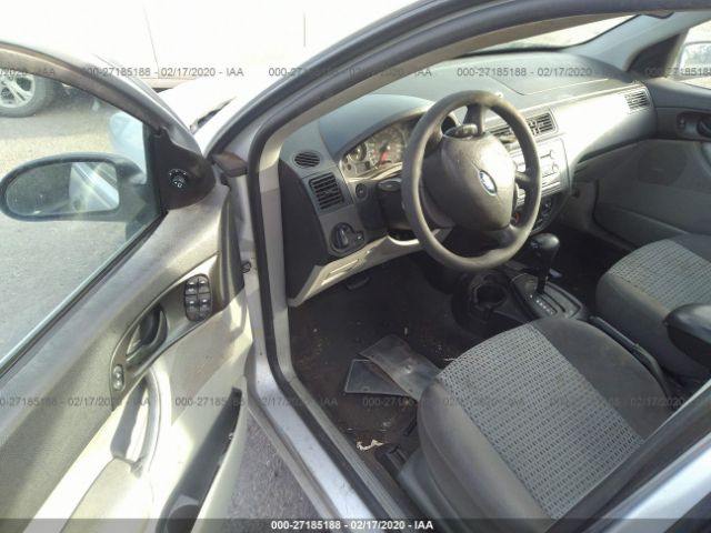 1FAFP34N56W248415 - 2006 FORD FOCUS ZX4 Silver photo 5