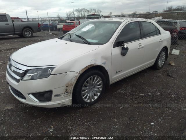 3FADP0L39CR253542 - 2012 FORD FUSION HYBRID White photo 2