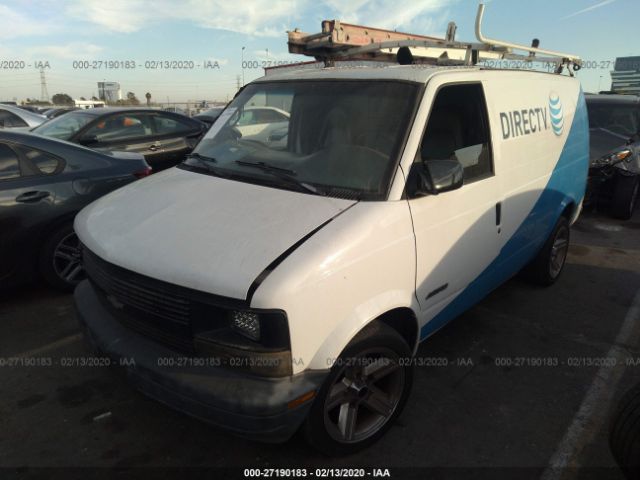 1GCDM19W5YB131038 - 2000 CHEVROLET ASTRO  White photo 2