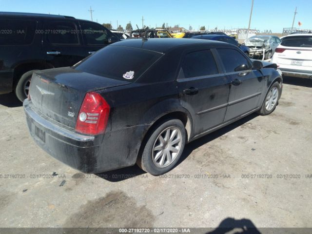 2C3KA33G18H211638 - 2008 CHRYSLER 300 LIMITED Black photo 4