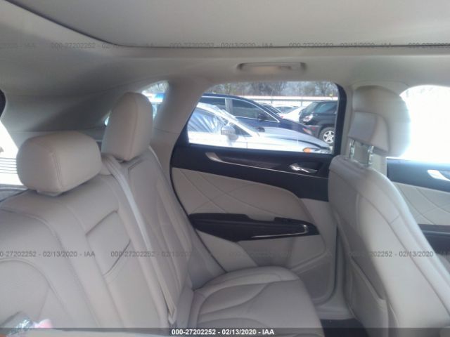 5LMCJ3C98HUL34893 - 2017 LINCOLN MKC RESERVE Gray photo 8