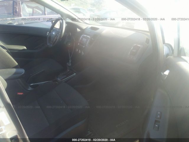 3KPFK4A72JE258309 - 2018 KIA FORTE LX Silver photo 5