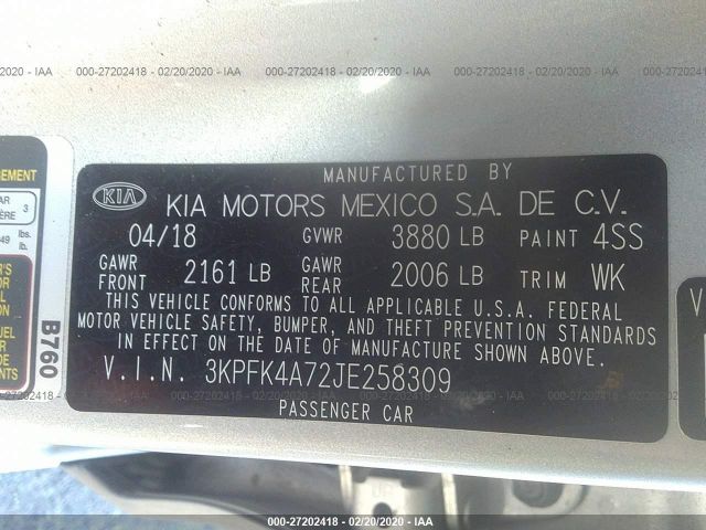 3KPFK4A72JE258309 - 2018 KIA FORTE LX Silver photo 9