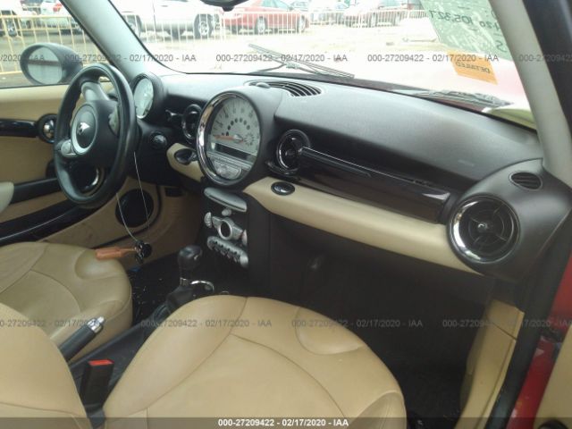 WMWML33519TX35533 - 2009 MINI COOPER CLUBMAN Red photo 5