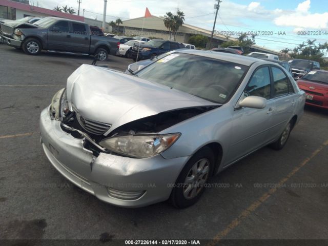 JTDBF32KX50158487 - 2005 TOYOTA CAMRY LE/XLE/SE Silver photo 2