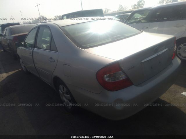 4T1BE32K12U070172 - 2002 TOYOTA CAMRY LE/XLE/SE Silver photo 3