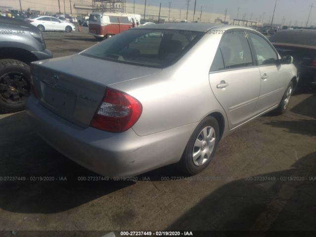 4T1BE32K12U070172 - 2002 TOYOTA CAMRY LE/XLE/SE Silver photo 4