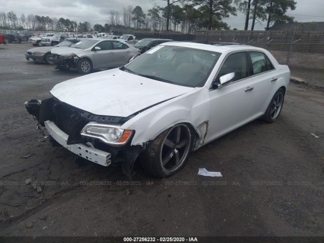 2C3CCAAG4DH520598 - 2013 CHRYSLER 300  White photo 2