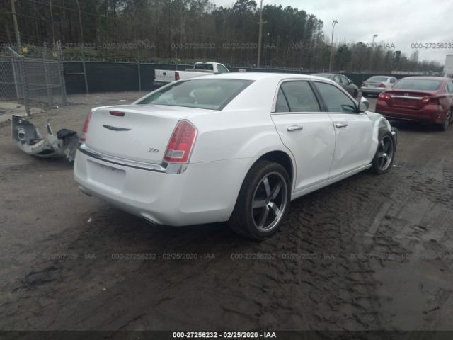 2C3CCAAG4DH520598 - 2013 CHRYSLER 300  White photo 4