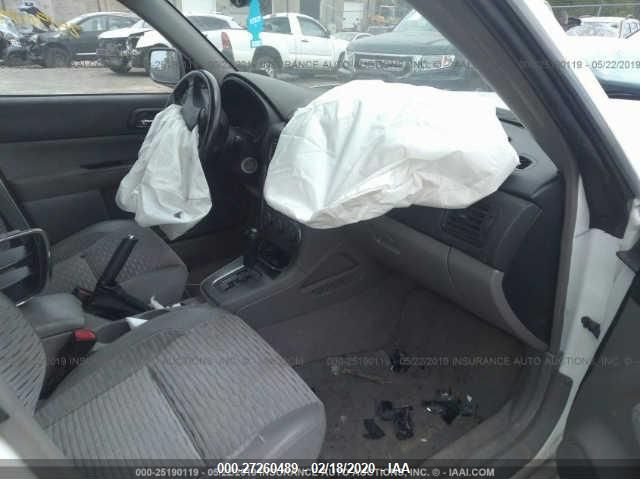 JF1SG65634H729806 - 2004 SUBARU FORESTER 2.5XS თეთრი ფოტო 5
