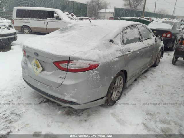 3FA6P0H77FR176081 - 2015 FORD FUSION SE Silver photo 4