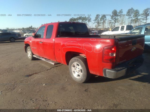 2GCEC19C971562848 - 2007 CHEVROLET SILVERADO C1500 Red photo 3