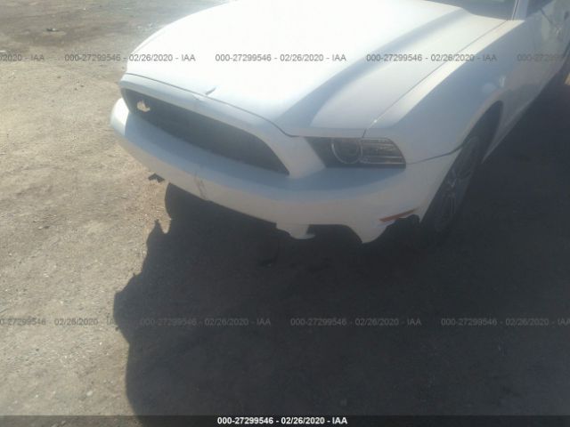 1ZVBP8AM4D5232627 - 2013 FORD MUSTANG  White photo 6