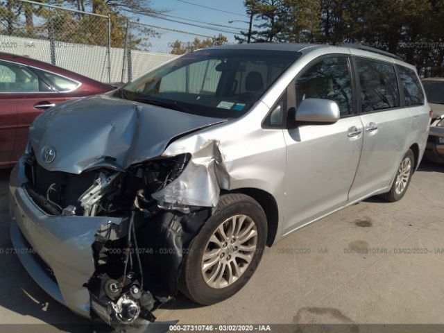 5TDYK3DC7DS382291 - 2013 TOYOTA SIENNA XLE/LIMITED Silver photo 2