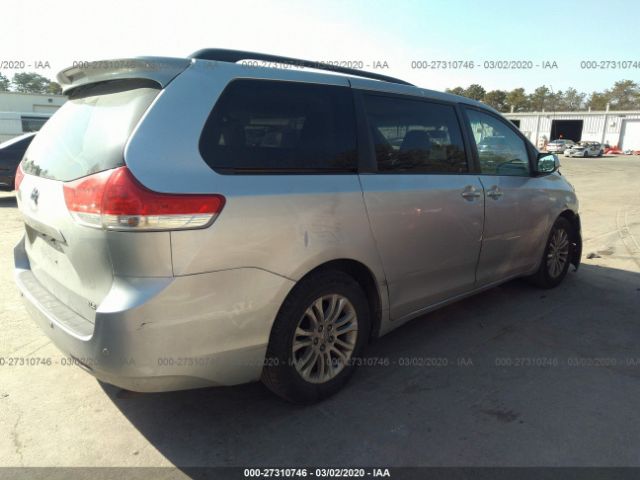 5TDYK3DC7DS382291 - 2013 TOYOTA SIENNA XLE/LIMITED Silver photo 4