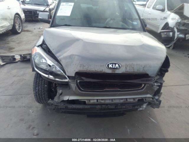 KNDJT2A68D7623566 - 2013 KIA SOUL +/!/SPORT Silver photo 6